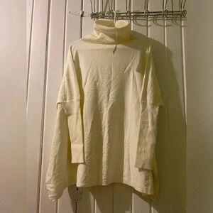 Charlie Paige turtleneck/cowlneck oversized sweater.  S/M NWT